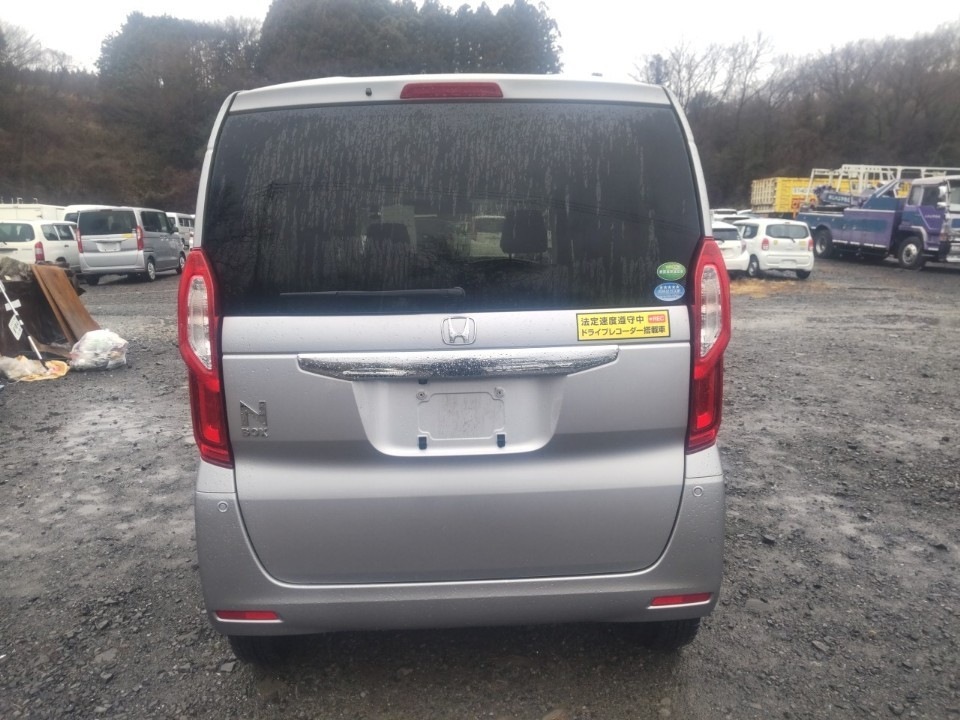 HONDA N-BOX