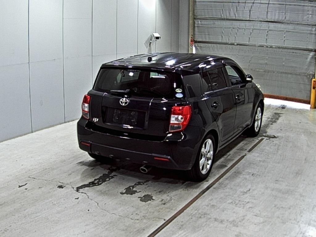 TOYOTA IST