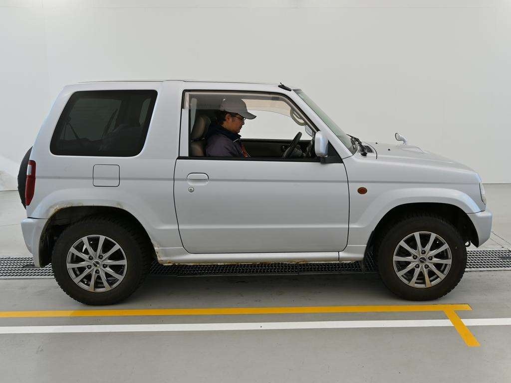 MITSUBISHI PAJERO MINI