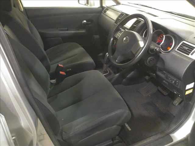 NISSAN TIIDA