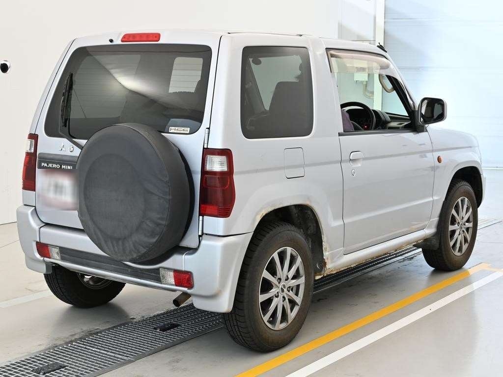 MITSUBISHI PAJERO MINI