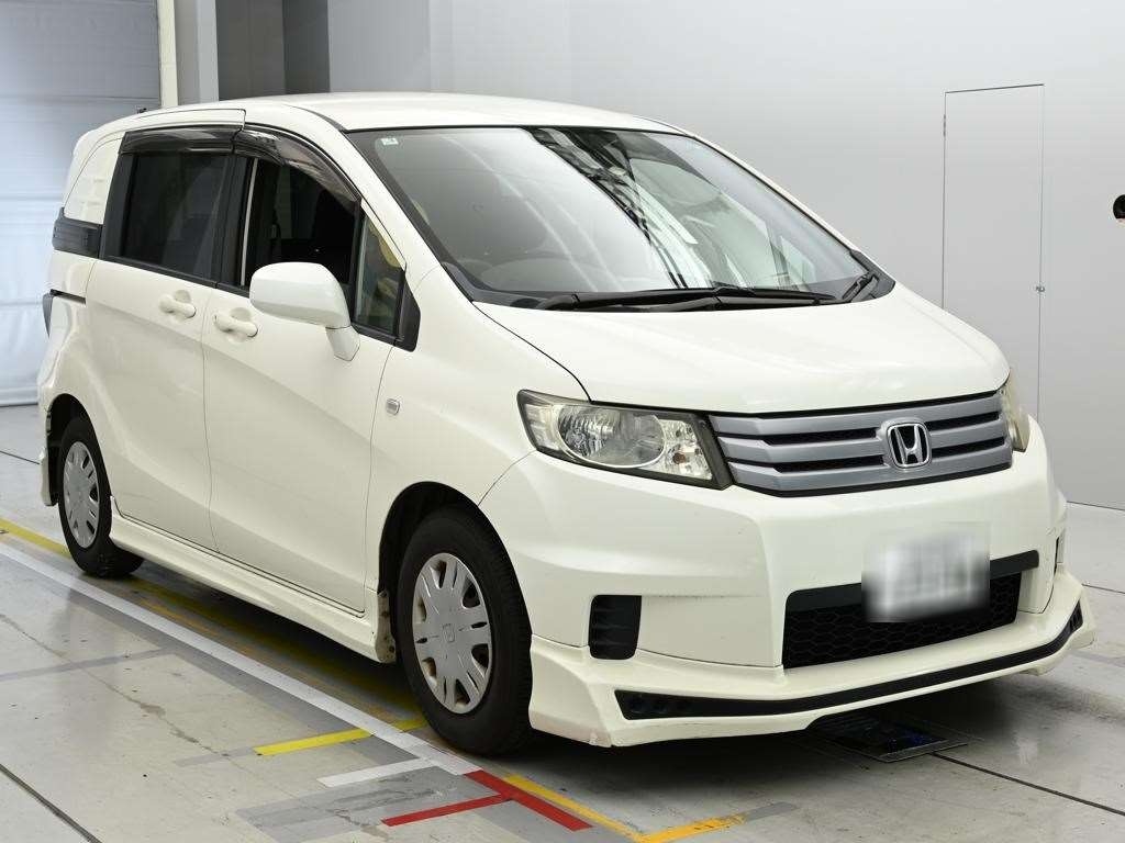 HONDA FREED SPIKE