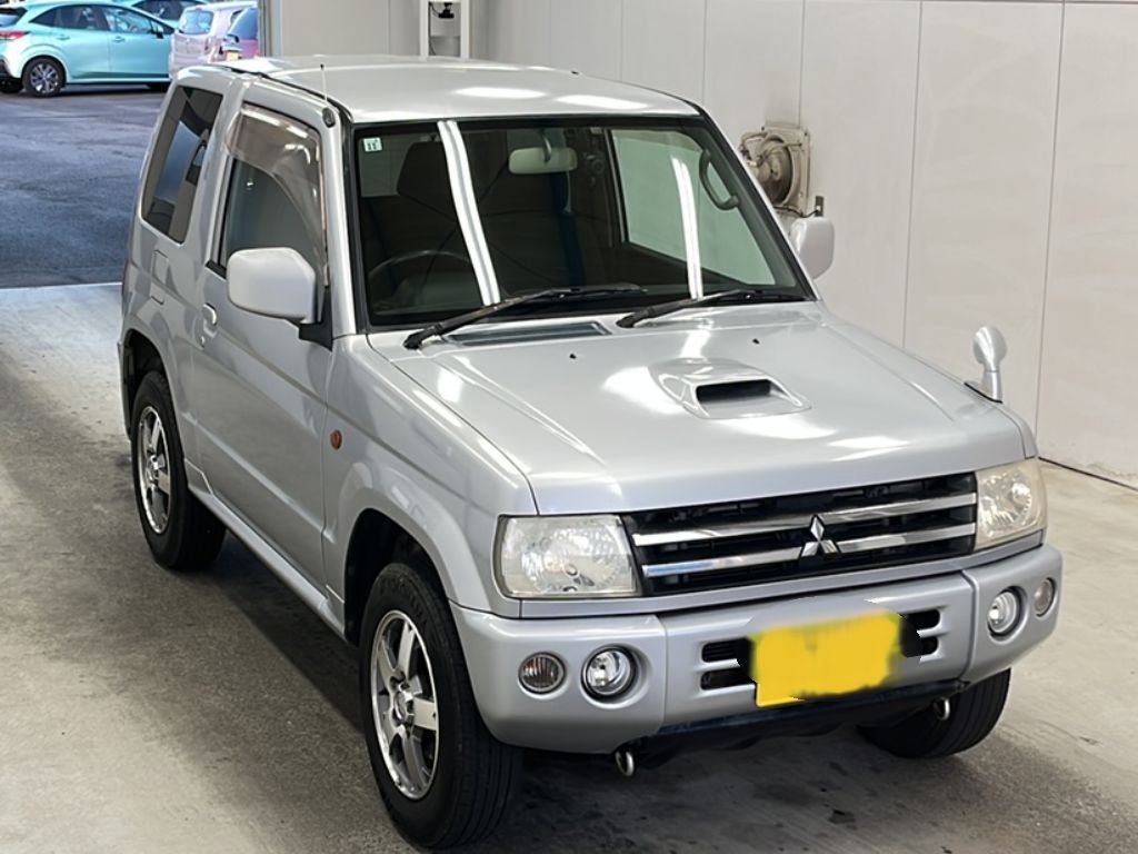 MITSUBISHI PAJERO MINI