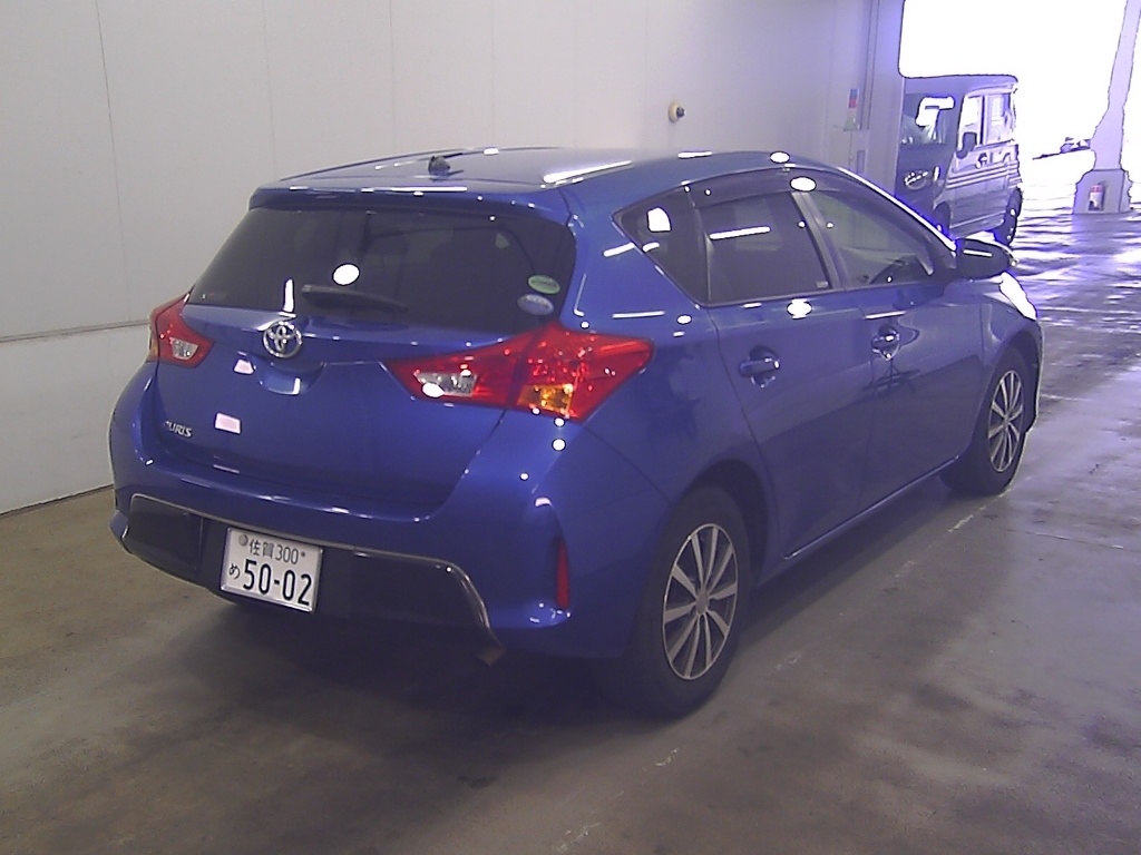 TOYOTA AURIS