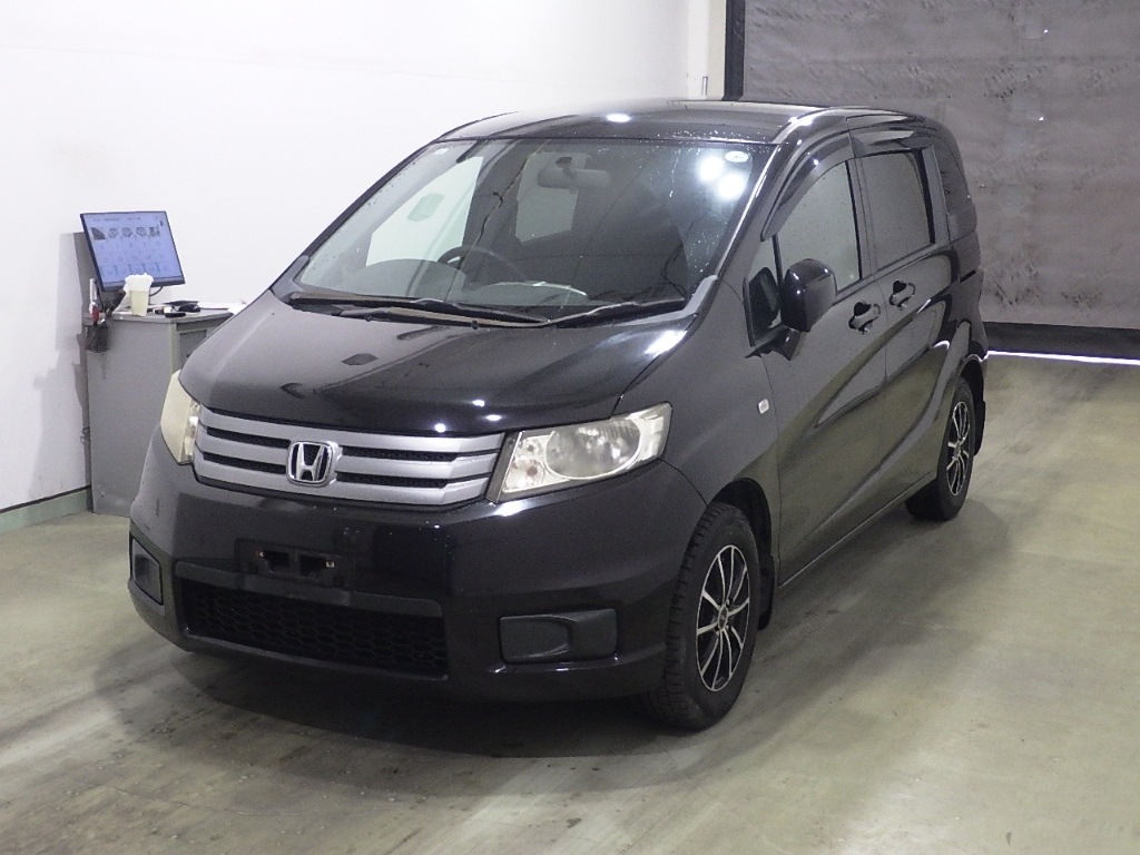HONDA FREED SPIKE