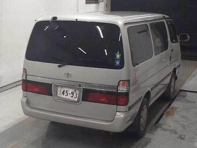 TOYOTA HIACE