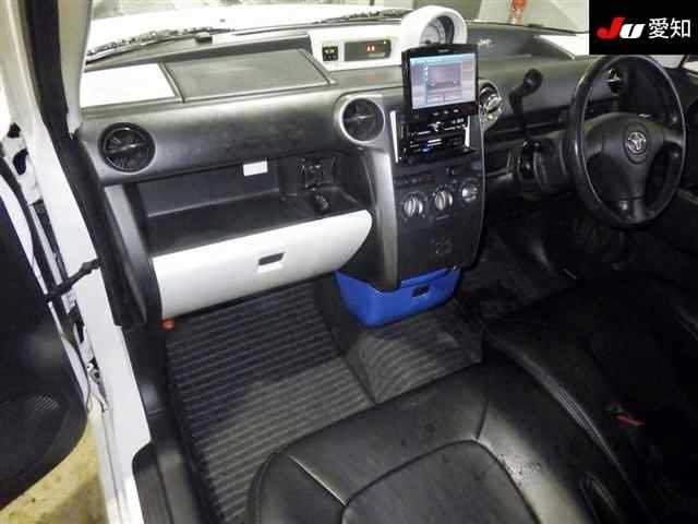 TOYOTA BB