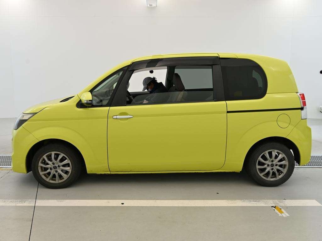 TOYOTA SPADE