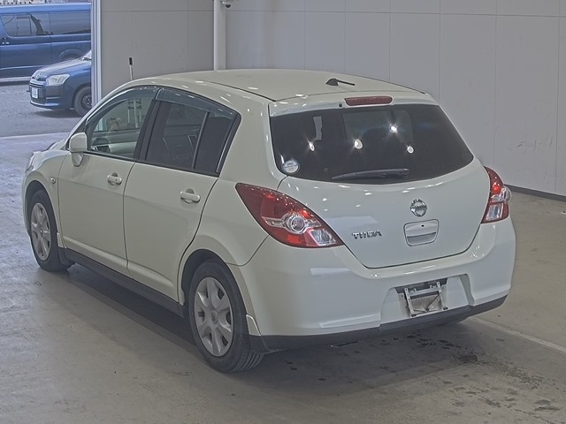 NISSAN TIIDA