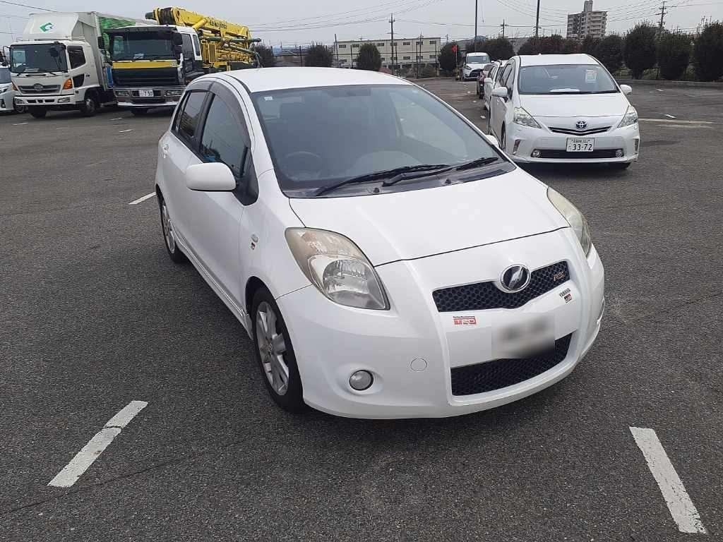 TOYOTA VITZ