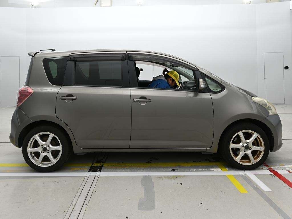 TOYOTA RACTIS