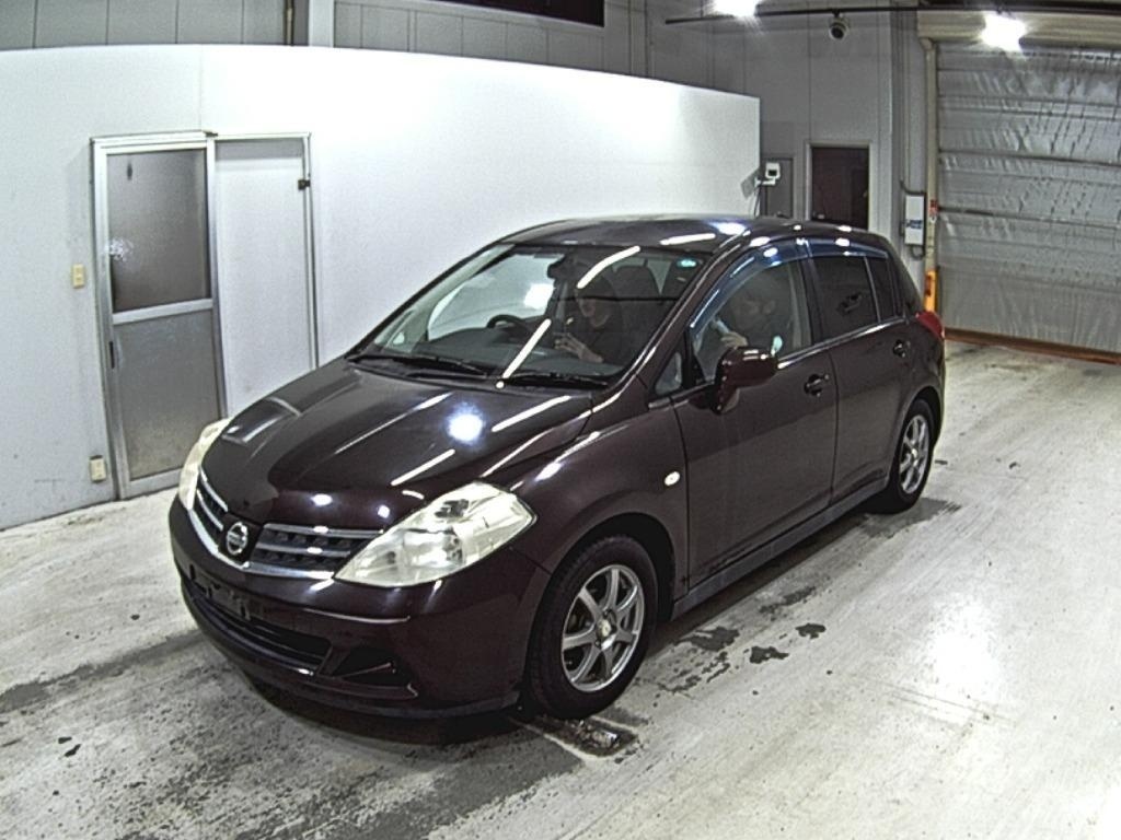 NISSAN TIIDA