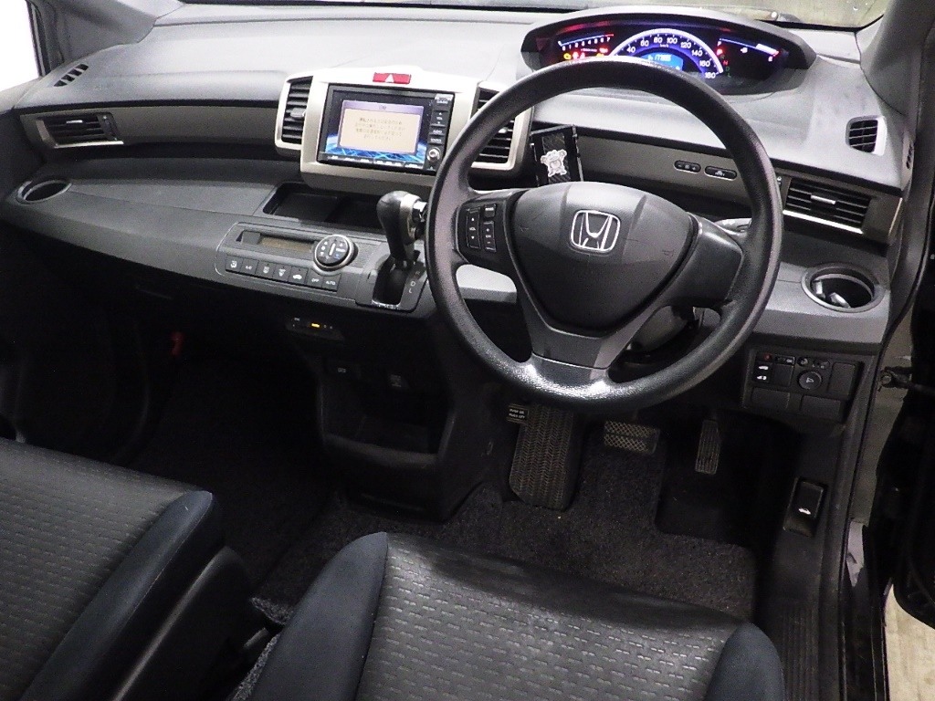 HONDA FREED SPIKE