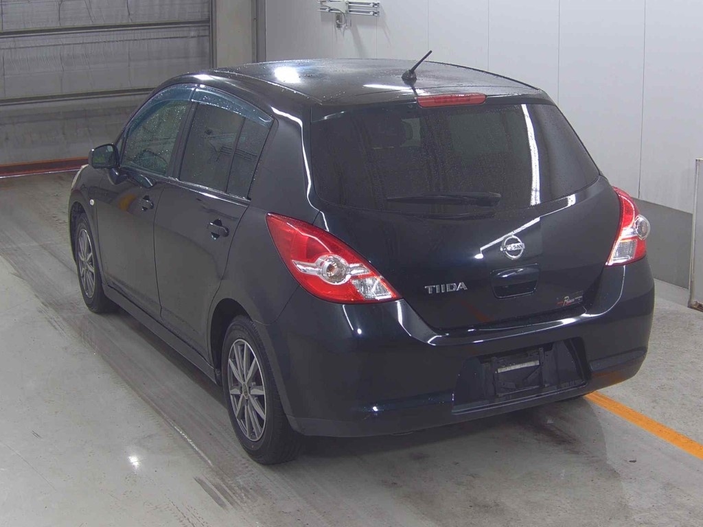 NISSAN TIIDA