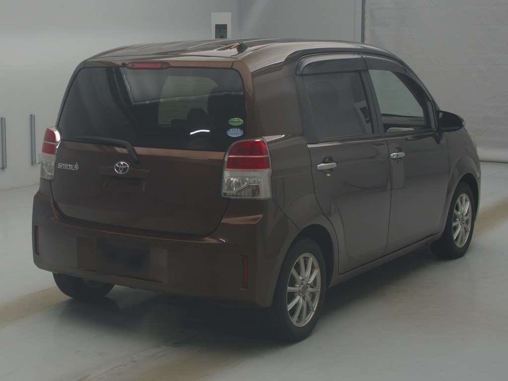 TOYOTA SPADE