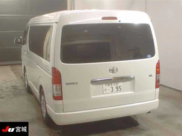 TOYOTA HIACE