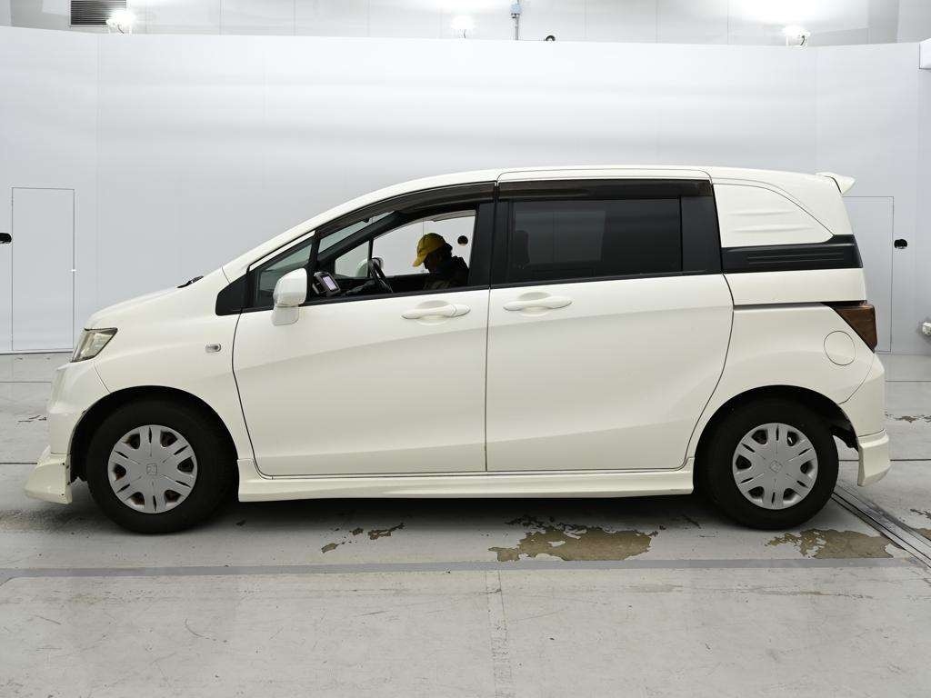 HONDA FREED SPIKE