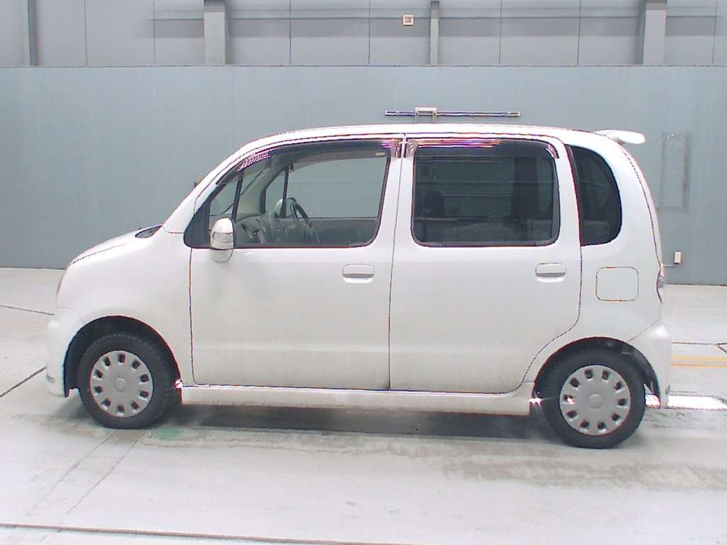 DAIHATSU MOVE LATTE