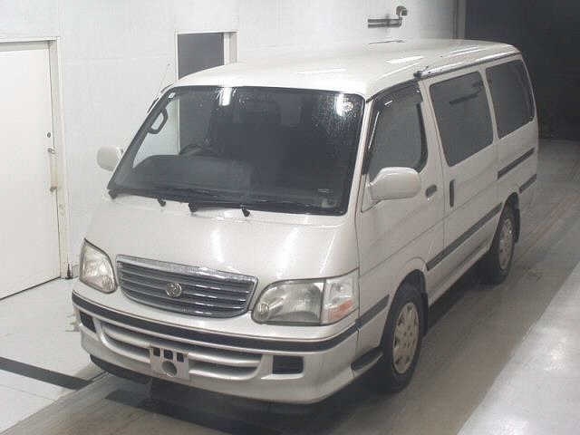 TOYOTA HIACE
