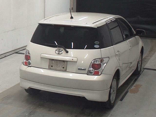 TOYOTA IST