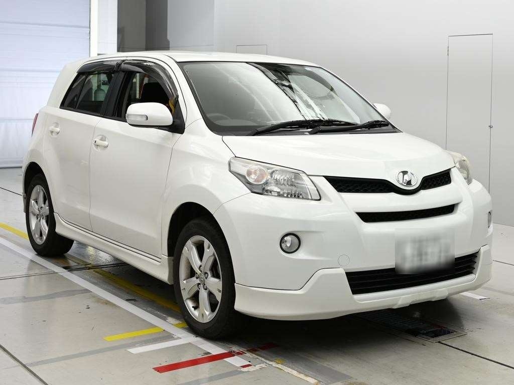 TOYOTA IST