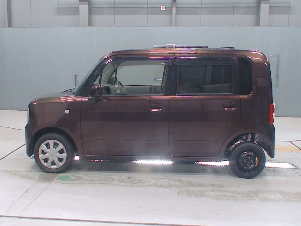 TOYOTA PIXIS SPACE