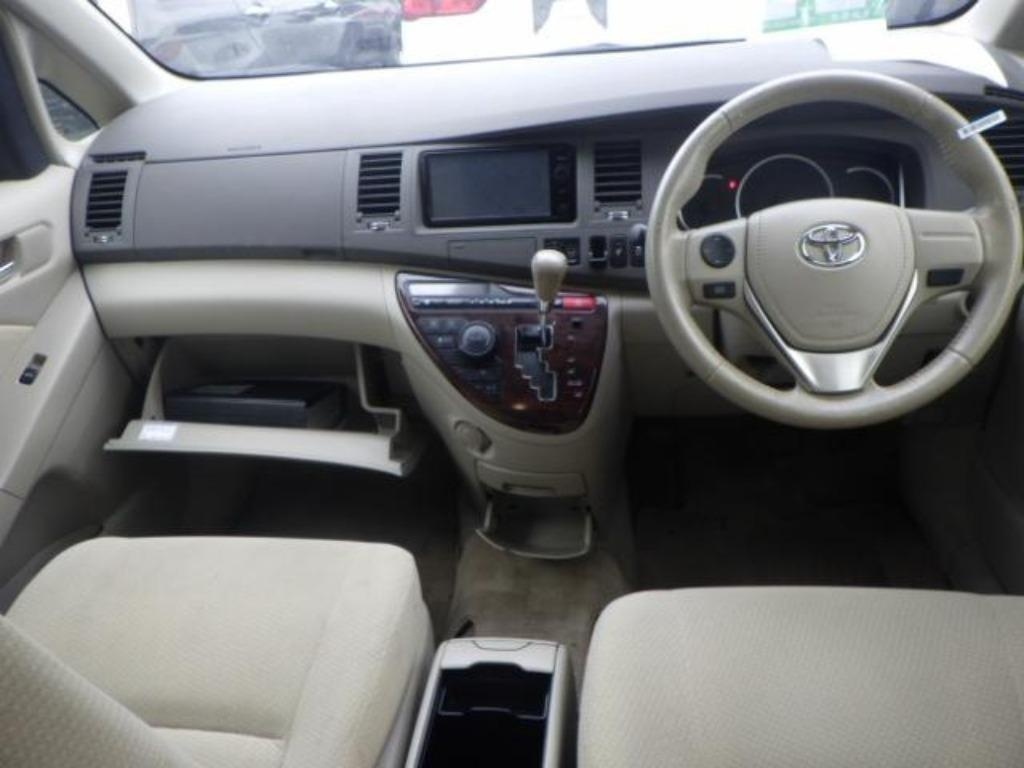 TOYOTA ISIS