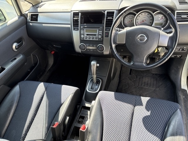 NISSAN TIIDA