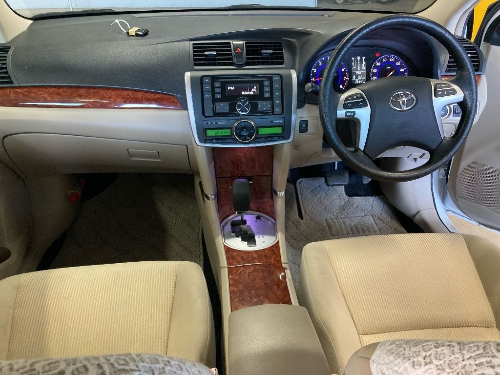 TOYOTA PREMIO