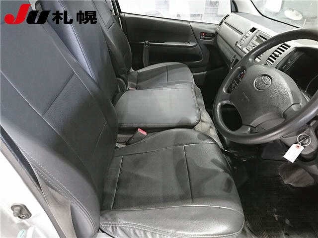 TOYOTA REGIUS ACE