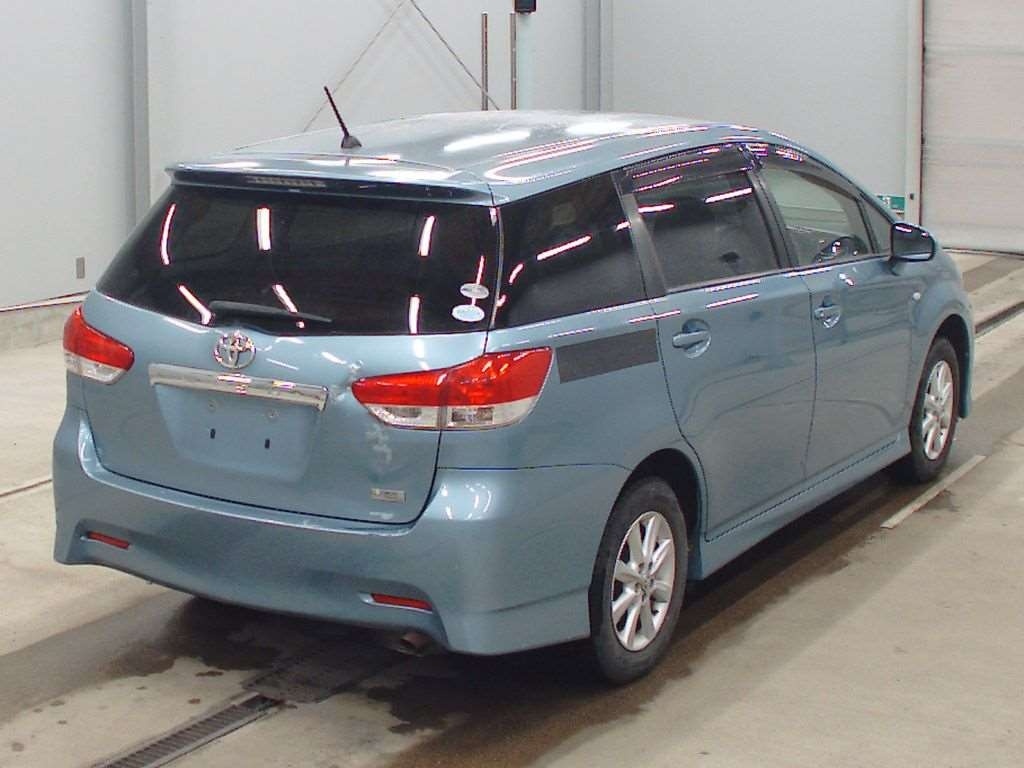 TOYOTA WISH