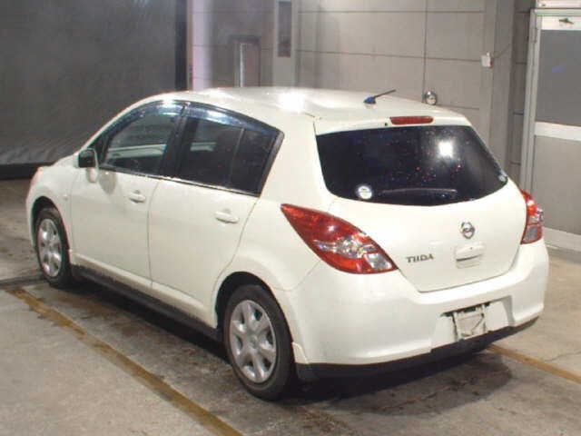 NISSAN TIIDA