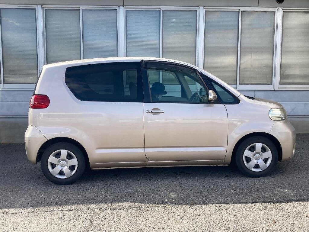 TOYOTA PORTE