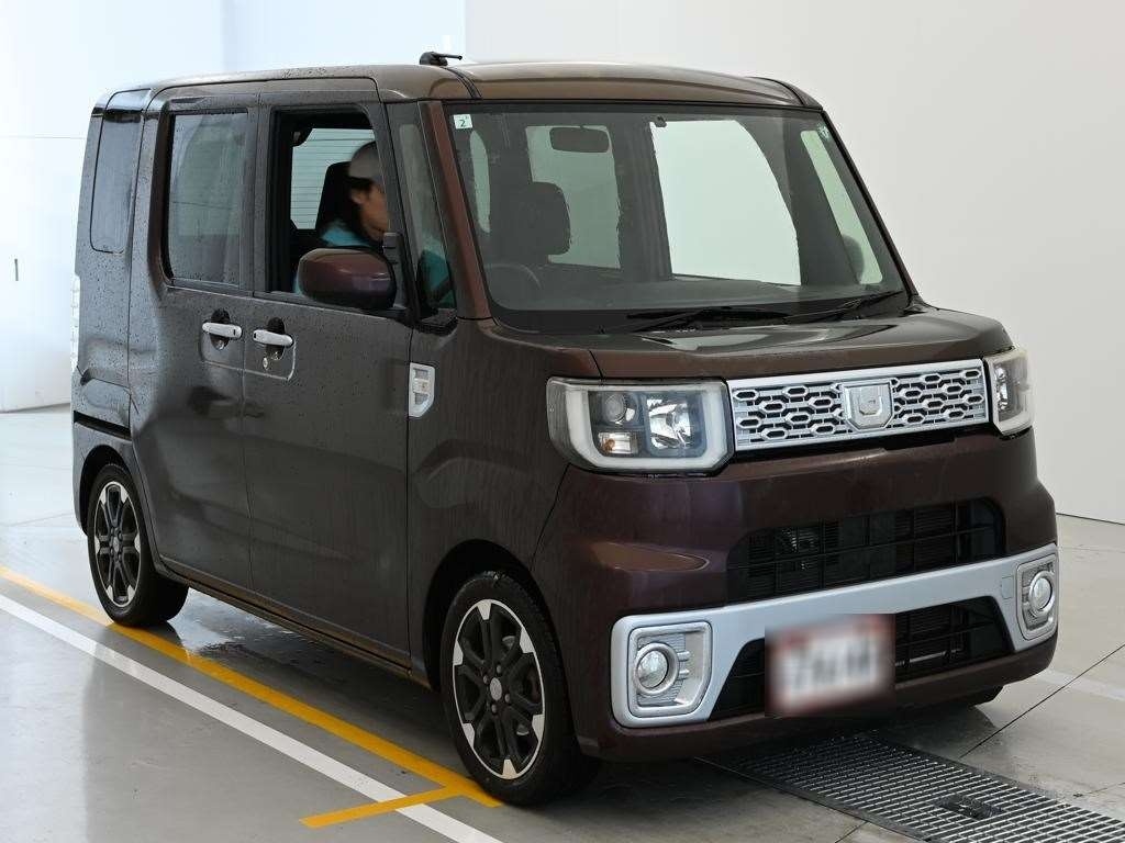 DAIHATSU WAKE