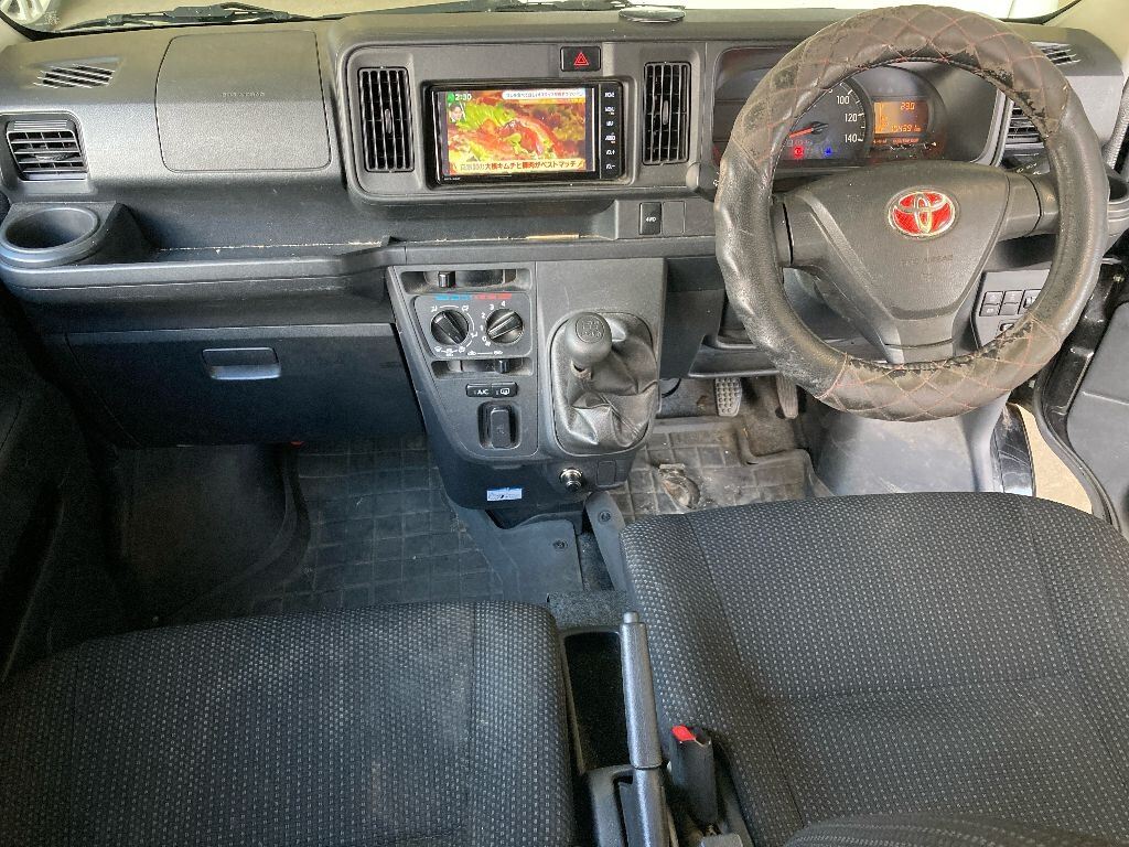 TOYOTA PIXIS VAN