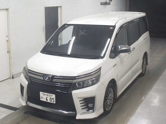 TOYOTA VOXY