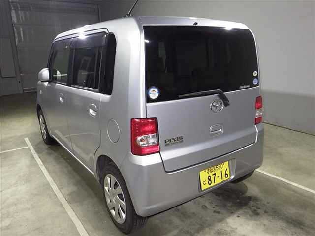 TOYOTA PIXIS SPACE