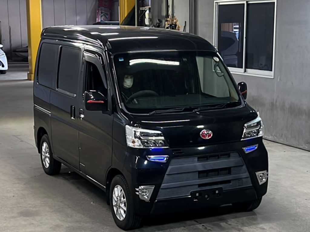 TOYOTA PIXIS VAN