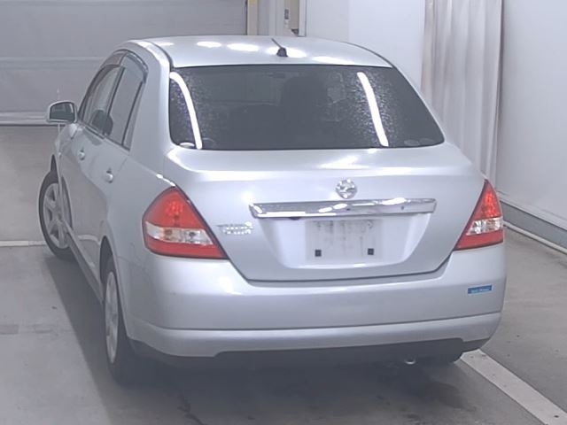 NISSAN TIIDA LATIO