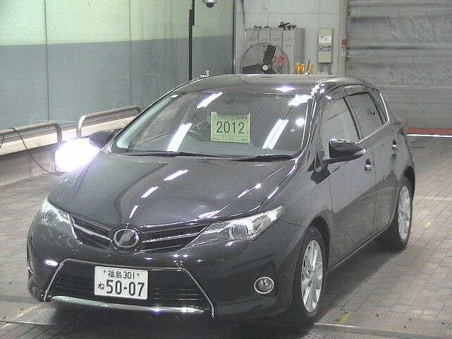 TOYOTA AURIS
