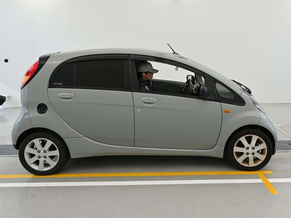 MITSUBISHI I
