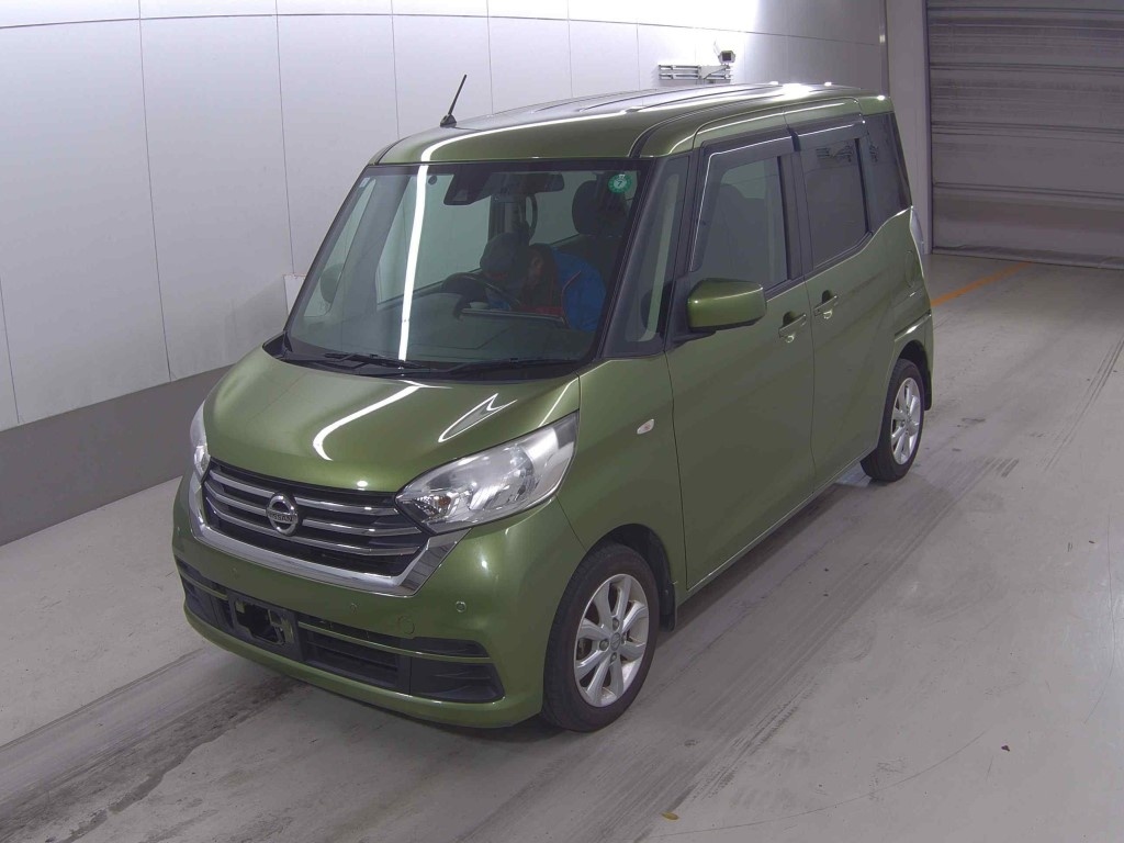NISSAN DAYZ ROOX