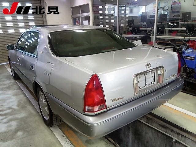 TOYOTA CROWN MAJESTA