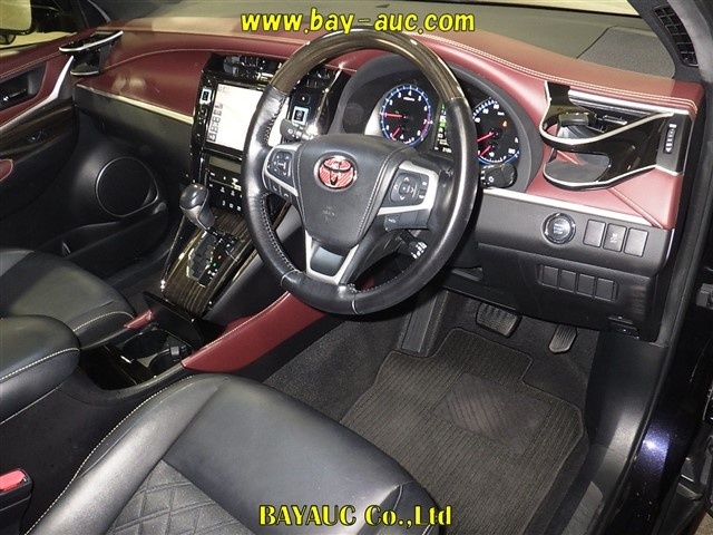 TOYOTA HARRIER