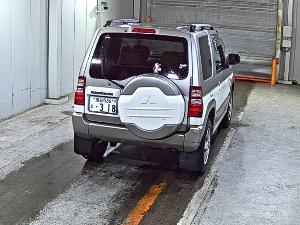 MITSUBISHI PAJERO MINI