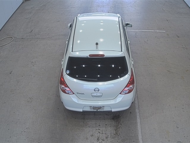 NISSAN TIIDA