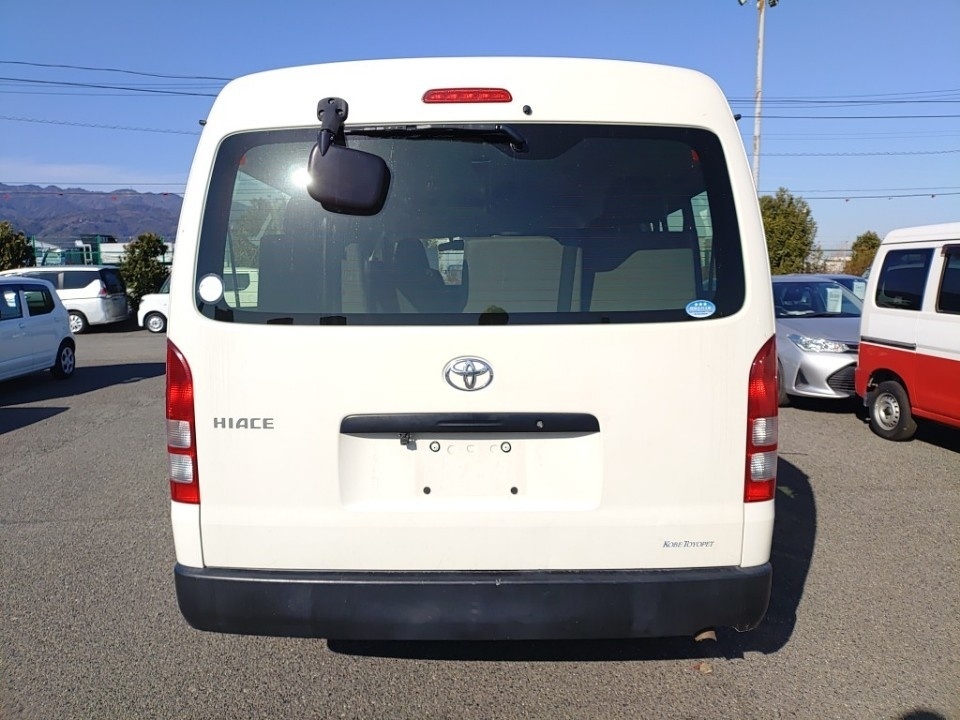 TOYOTA HIACE