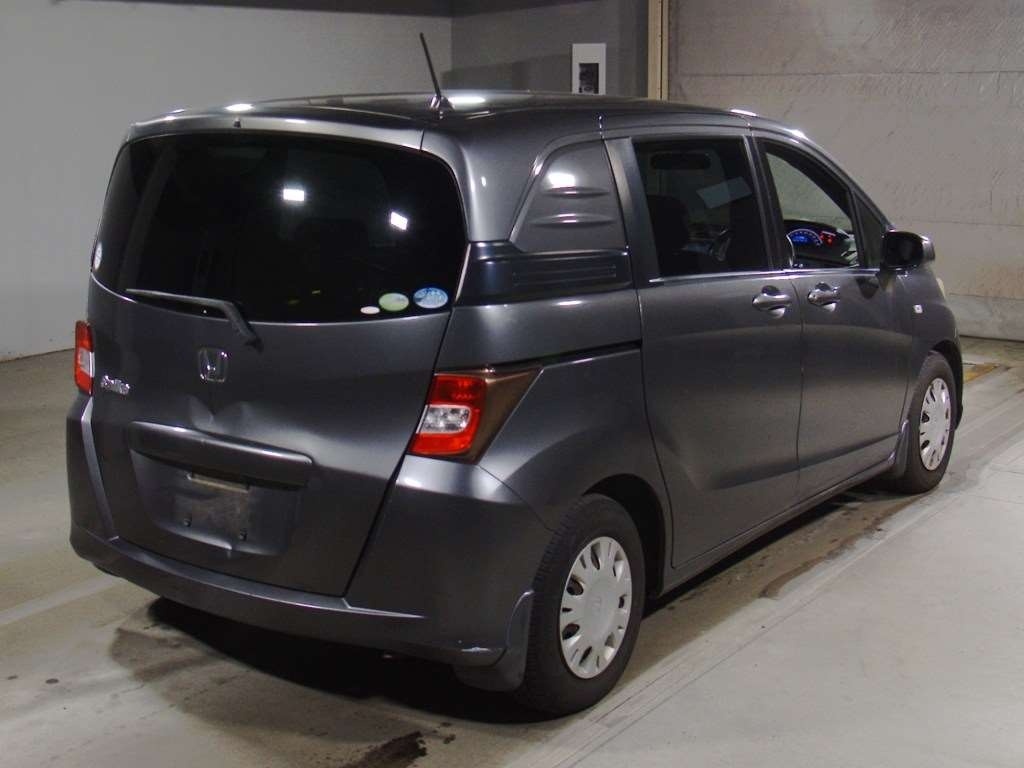 HONDA FREED SPIKE