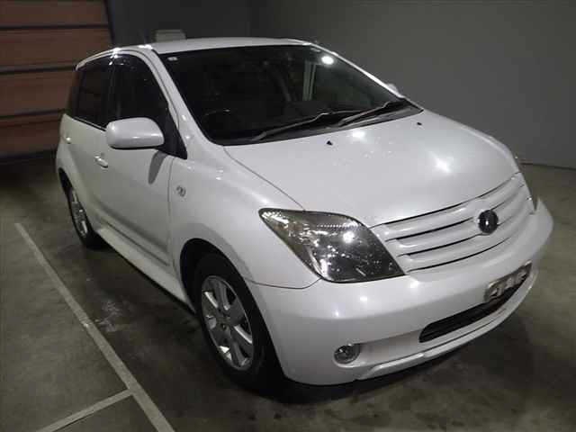 TOYOTA IST
