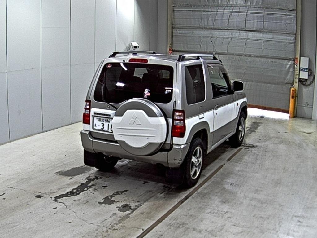 MITSUBISHI PAJERO MINI